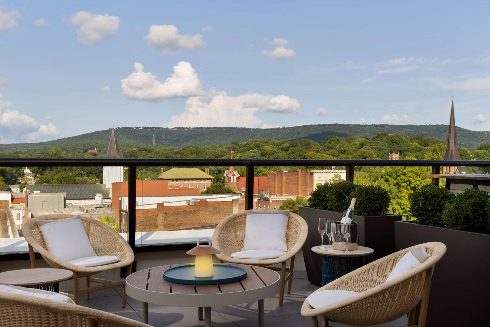 106 Jefferson Huntsville, Curio Collection By Hilton Екстер'єр фото