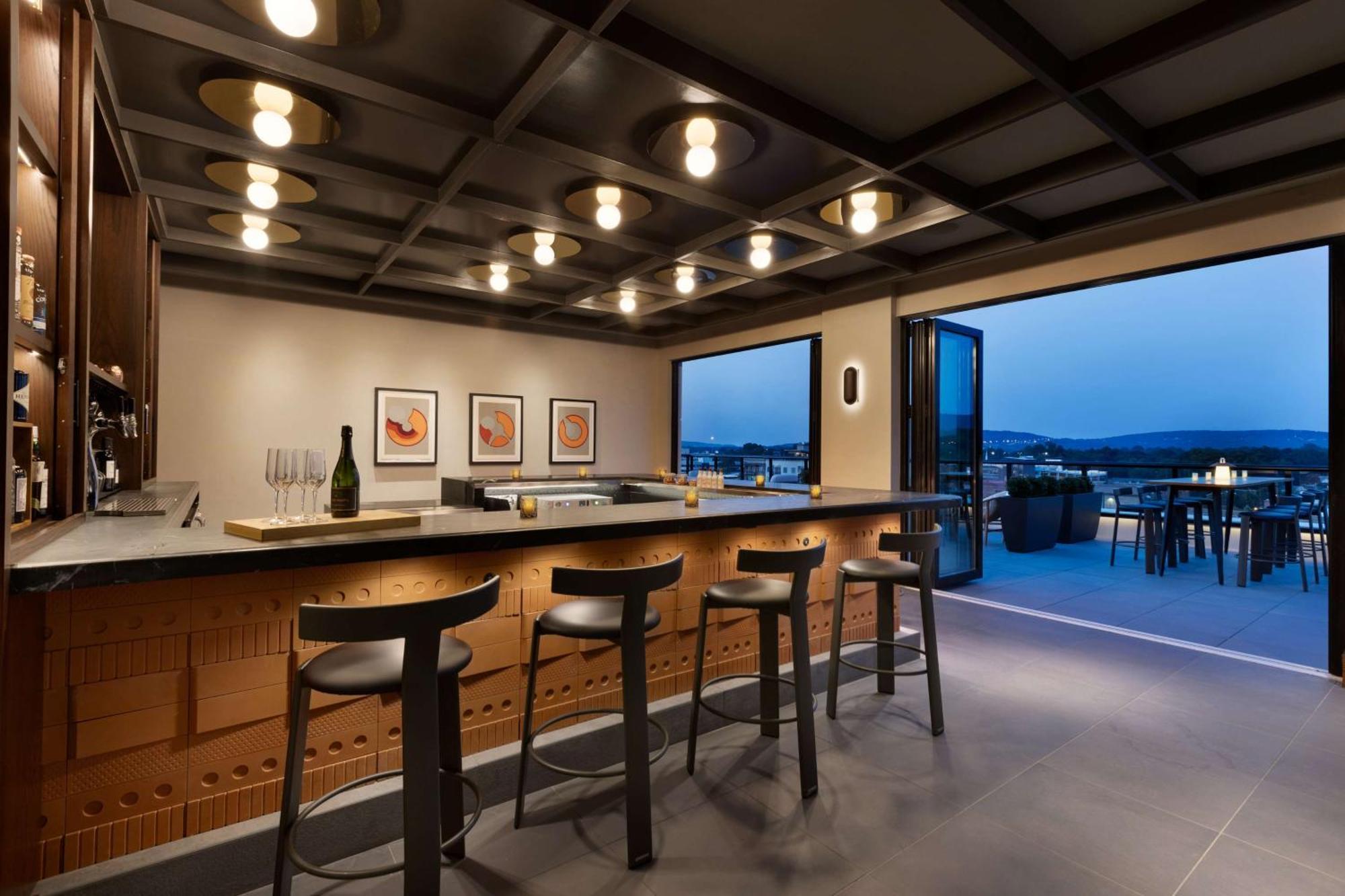 106 Jefferson Huntsville, Curio Collection By Hilton Екстер'єр фото